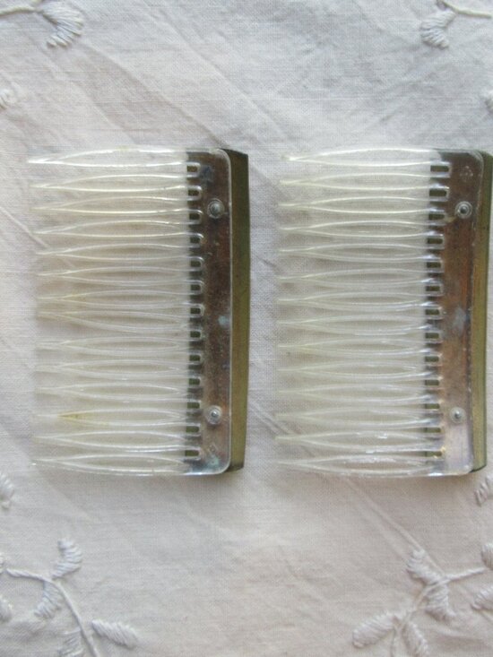 2 piece set Rare Vintage Brass Metal and Plastic Hair Combs main image 6